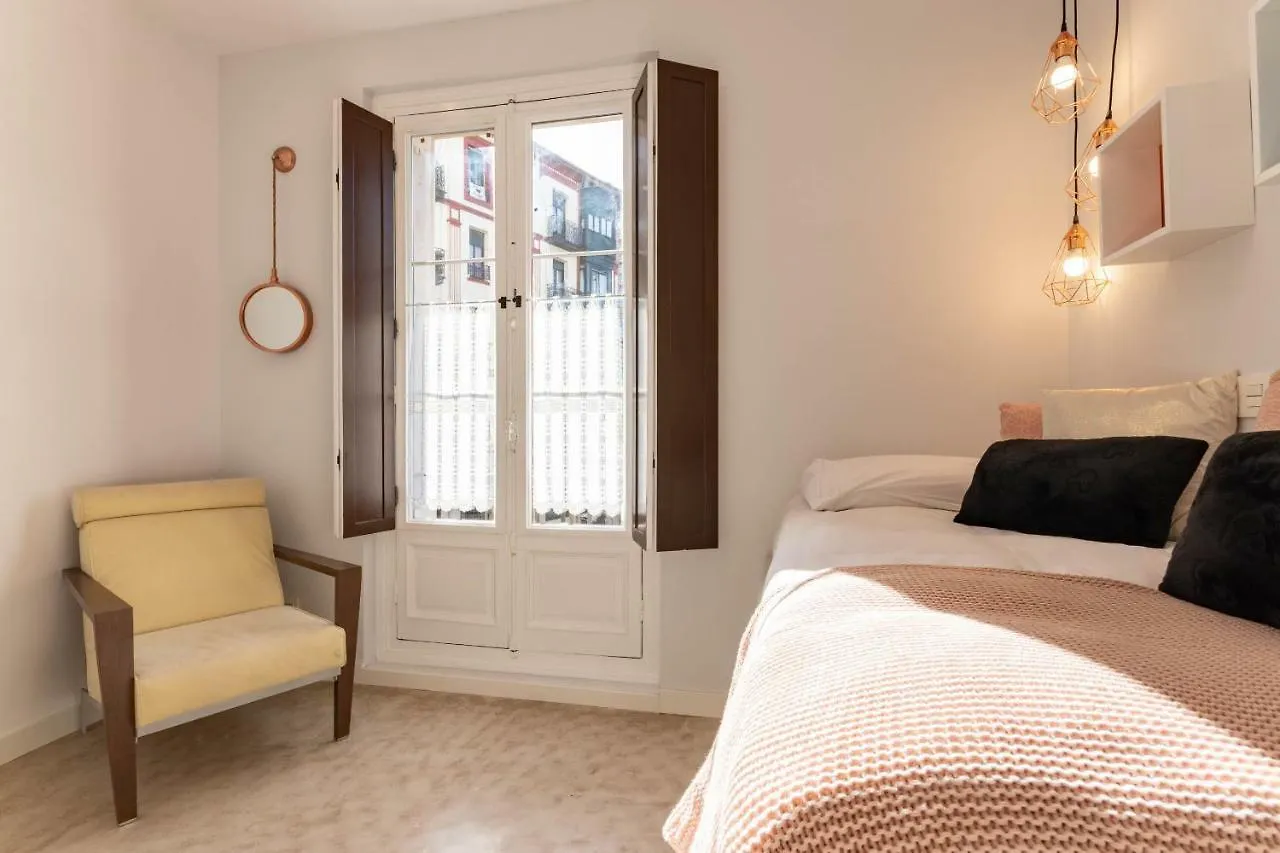 Ferienwohnung Acogedor, De Diseno Moderno En Zona Antigua Bilbao Spanien